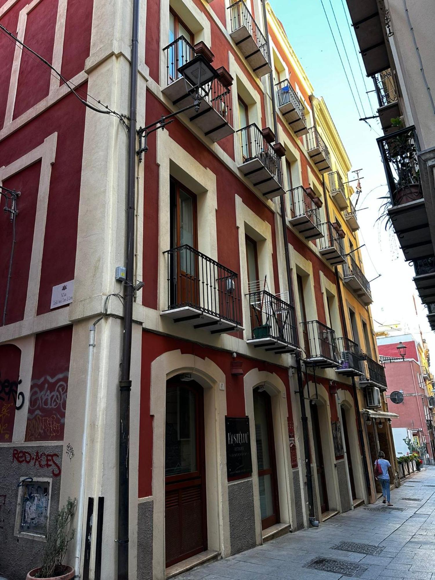 Right House - Characteristic Marina District Lägenhet Cagliari Exteriör bild